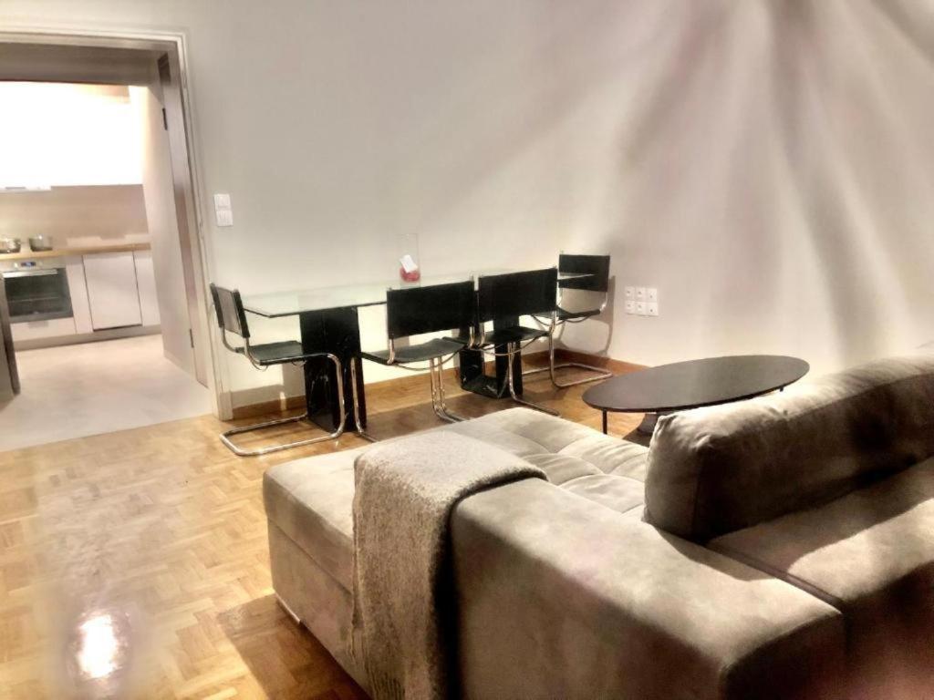 Economy Shared Apartment D In Central Athènes Extérieur photo